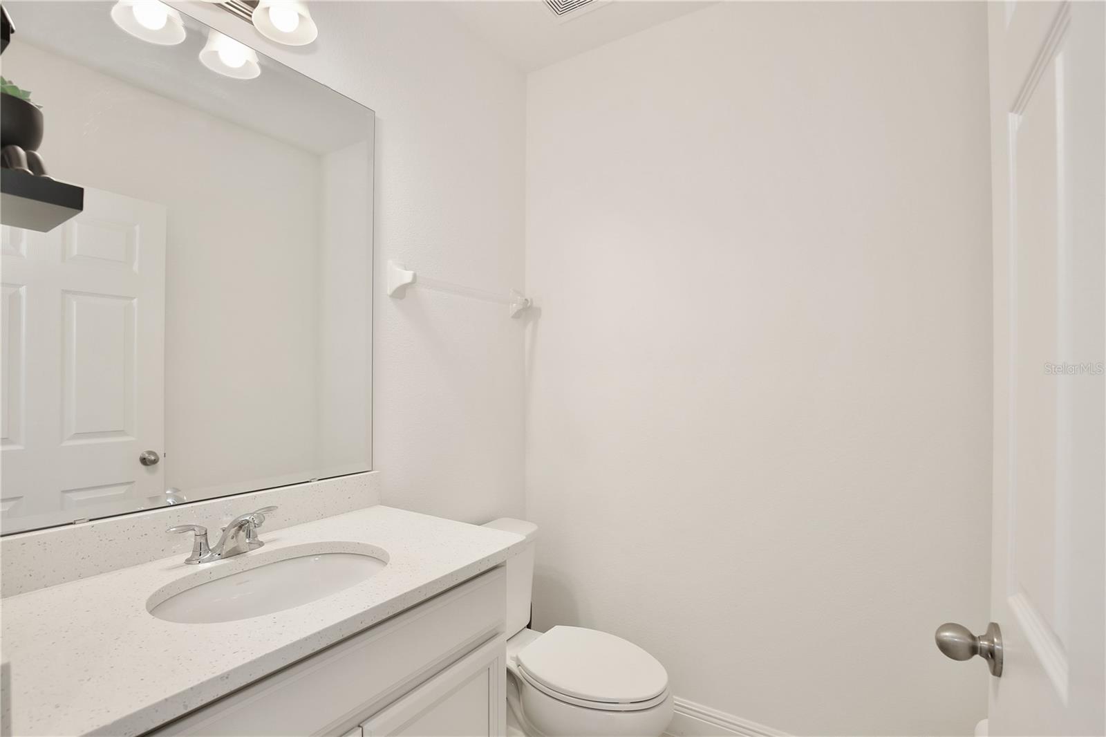 Image 11 of 31 For 670 Blackstone Street
