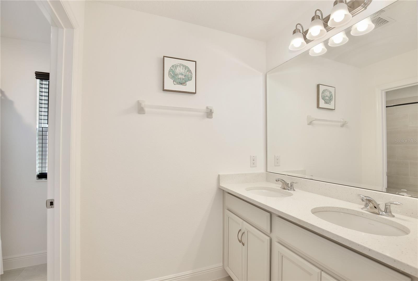 Image 21 of 31 For 670 Blackstone Street