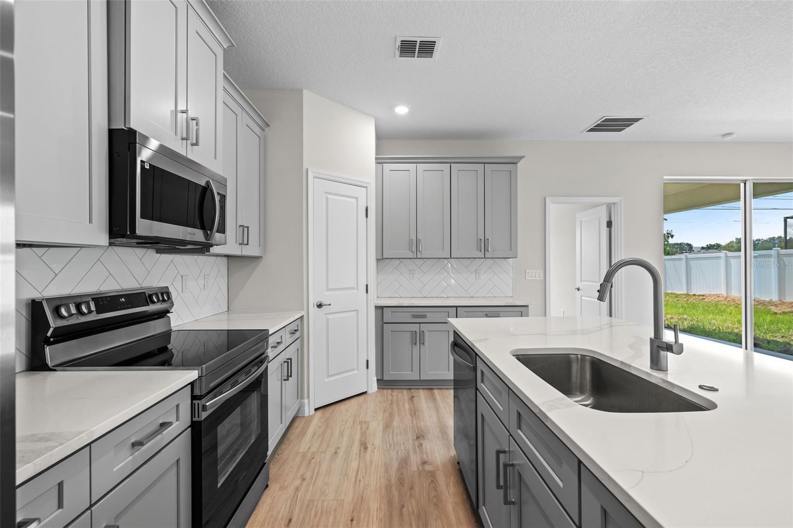 Image 3 of 25 For 4825 134th Loop