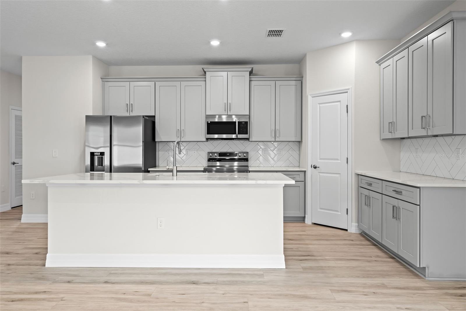 Image 4 of 25 For 4825 134th Loop