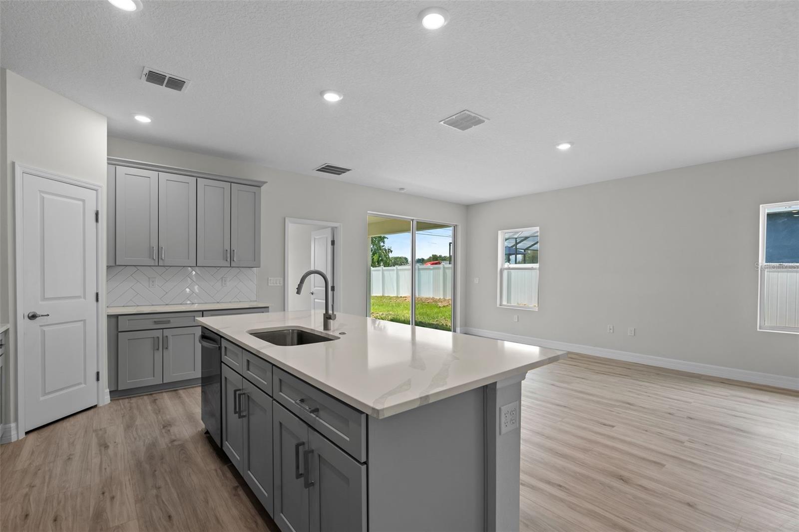 Image 5 of 25 For 4825 134th Loop