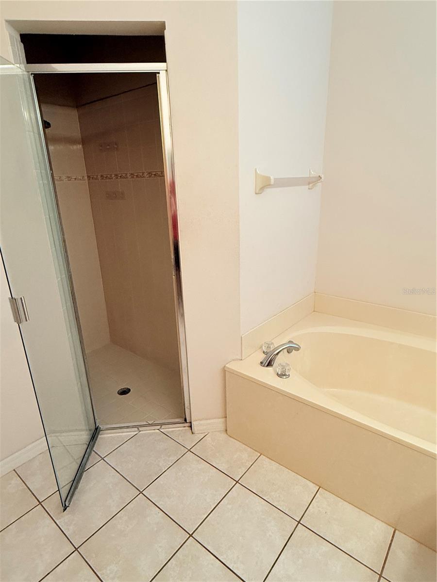 Image 18 of 24 For 1214 Shagrock Court