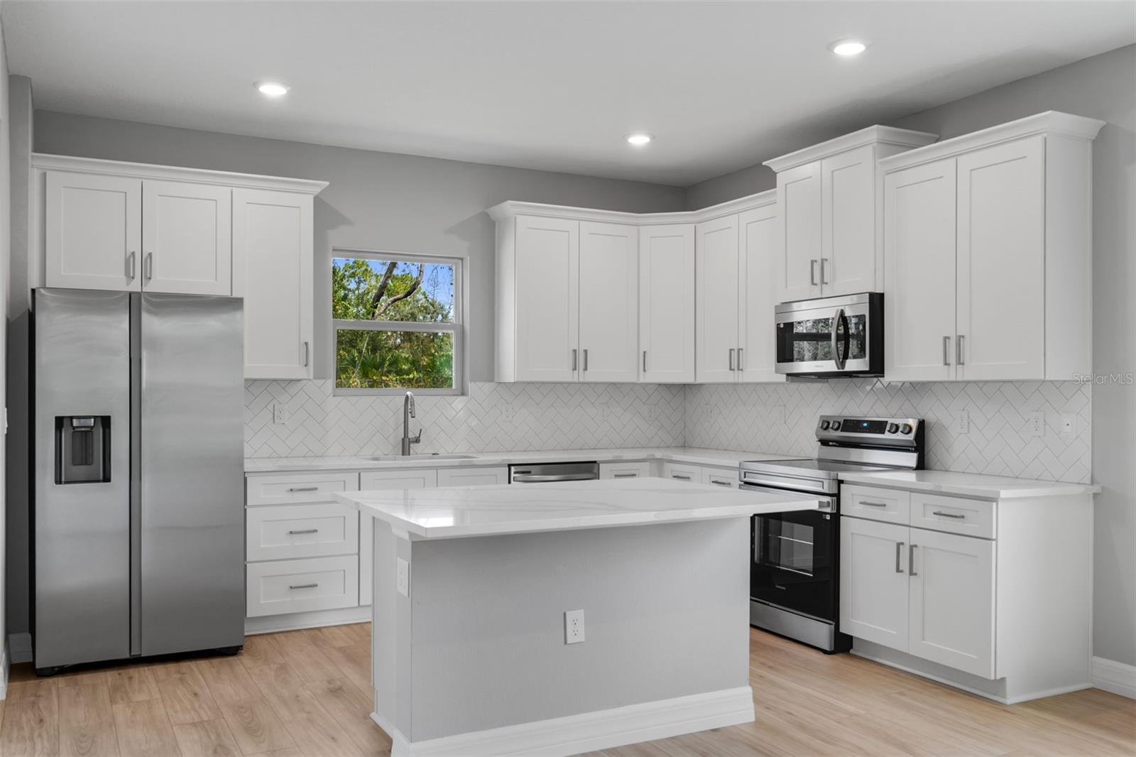 Image 3 of 30 For 12841 43rd Circle