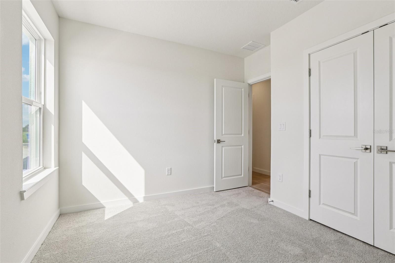 Image 24 of 39 For 329 Meredith Boulevard