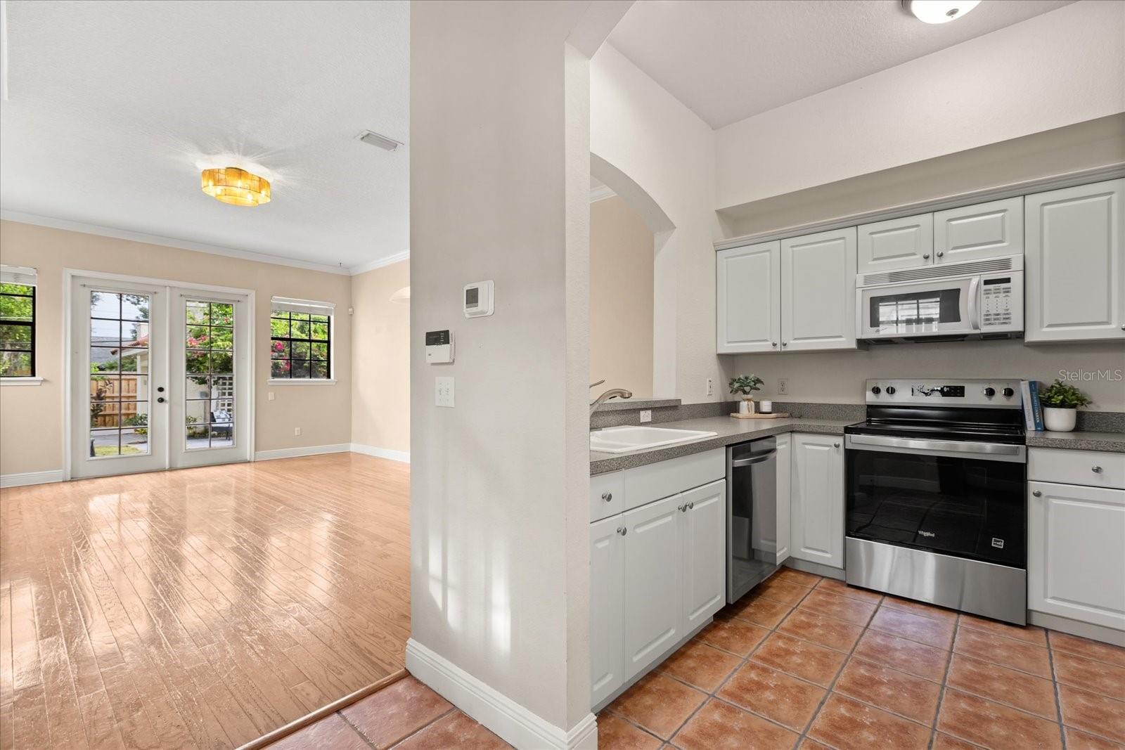 Image 30 of 43 For 635 & 637 Hillcrest Street