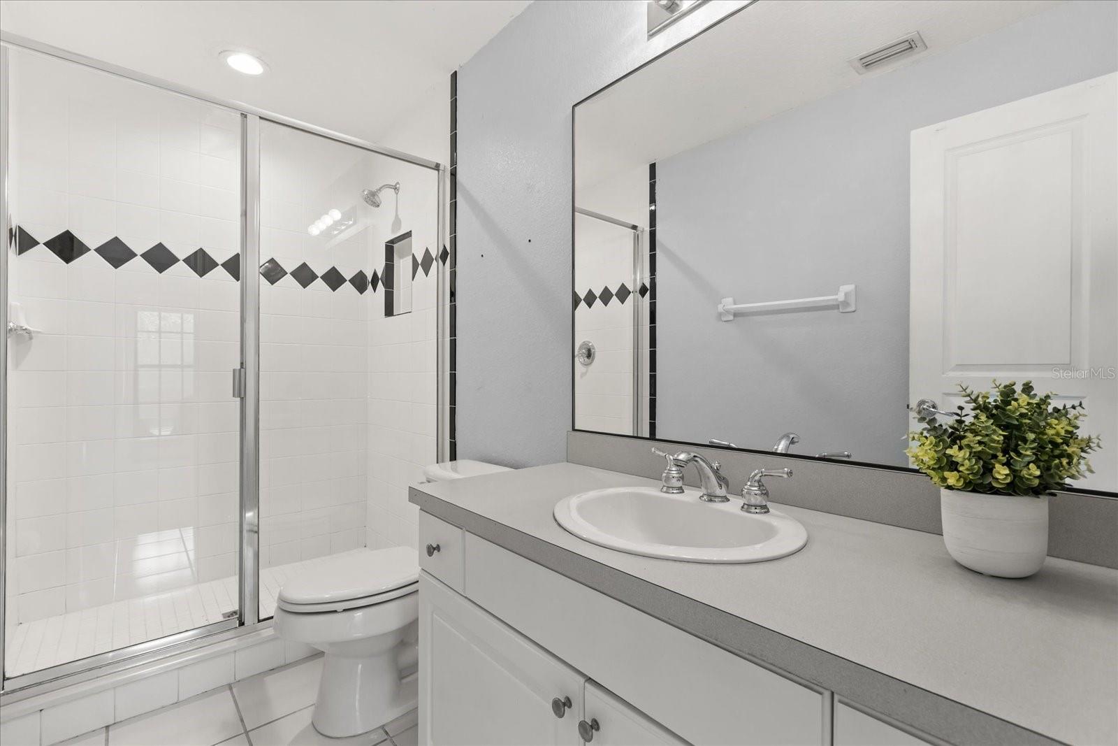 Image 34 of 43 For 635 & 637 Hillcrest Street