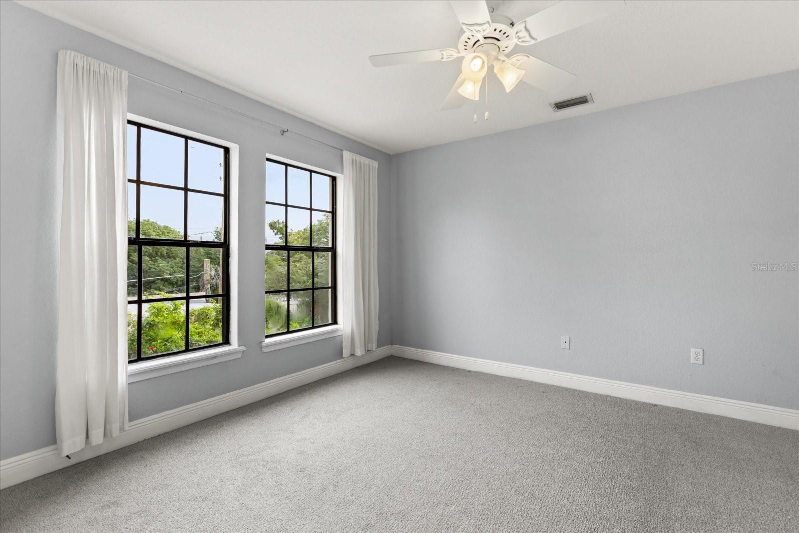 Image 37 of 43 For 635 & 637 Hillcrest Street