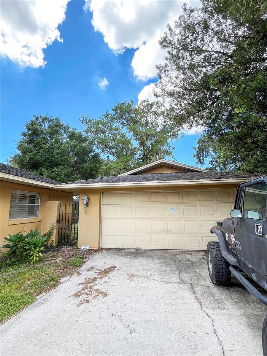 Image 3 of 4 For 858 Errol Parkway