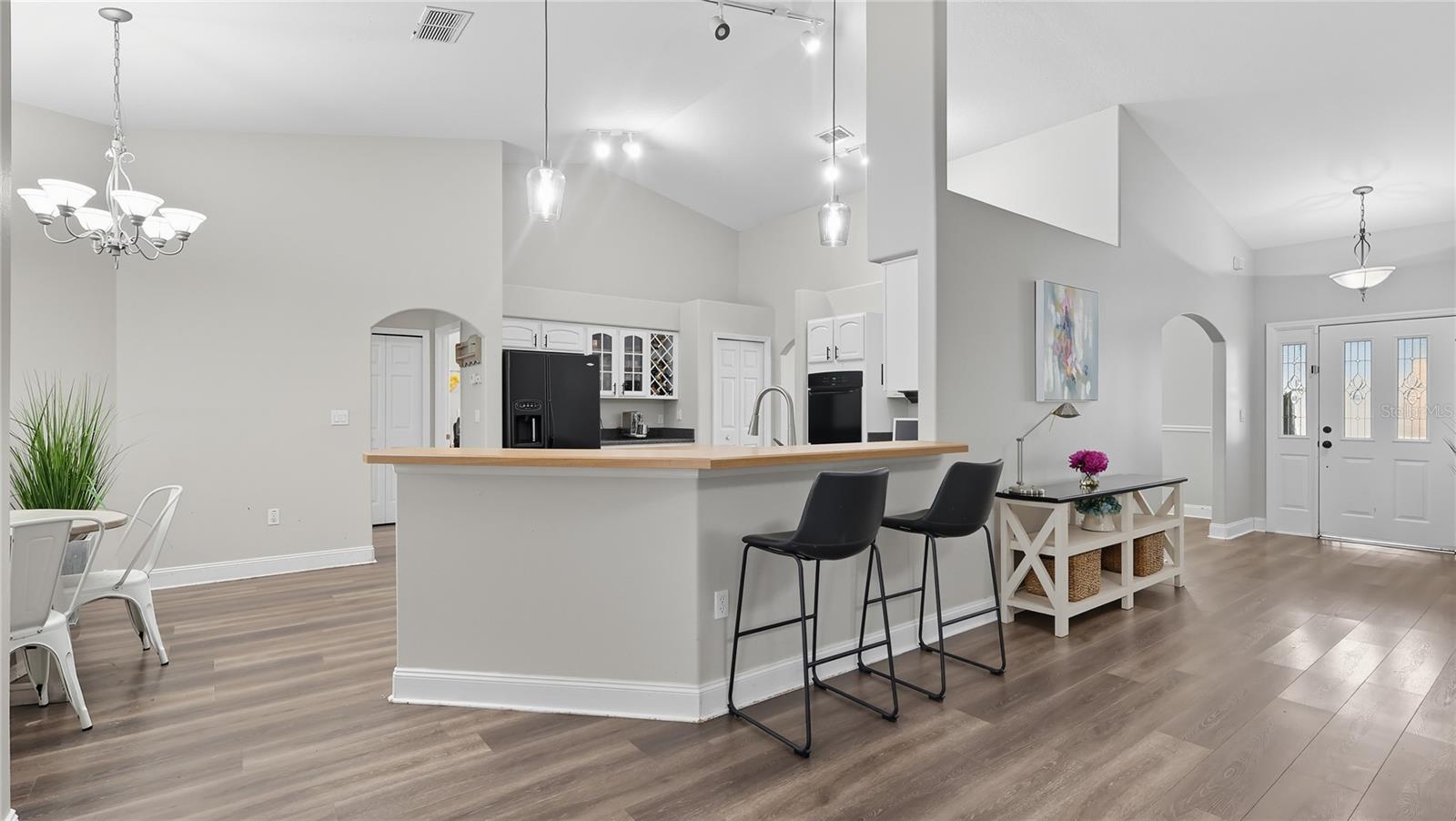 Image 10 of 32 For 4909 Raylene Way