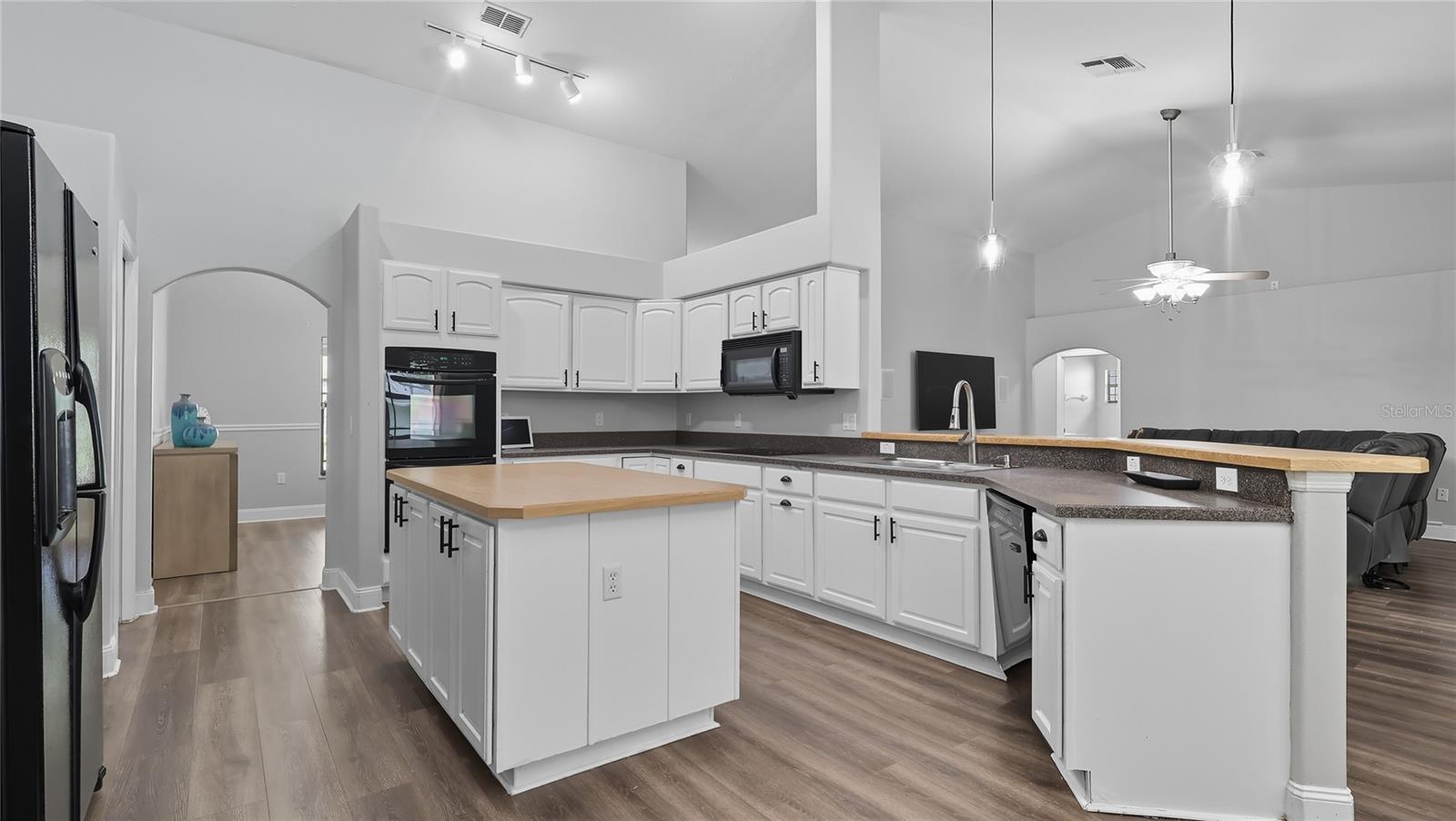Image 11 of 32 For 4909 Raylene Way