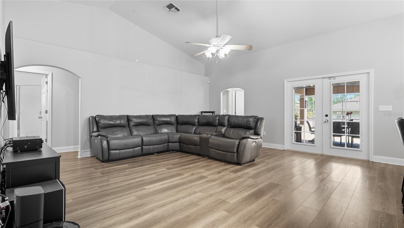 Image 8 of 32 For 4909 Raylene Way