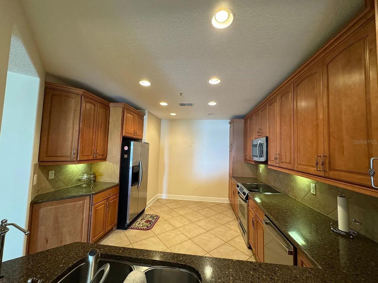 Image 16 of 39 For 7516 Toscana Boulevard 213