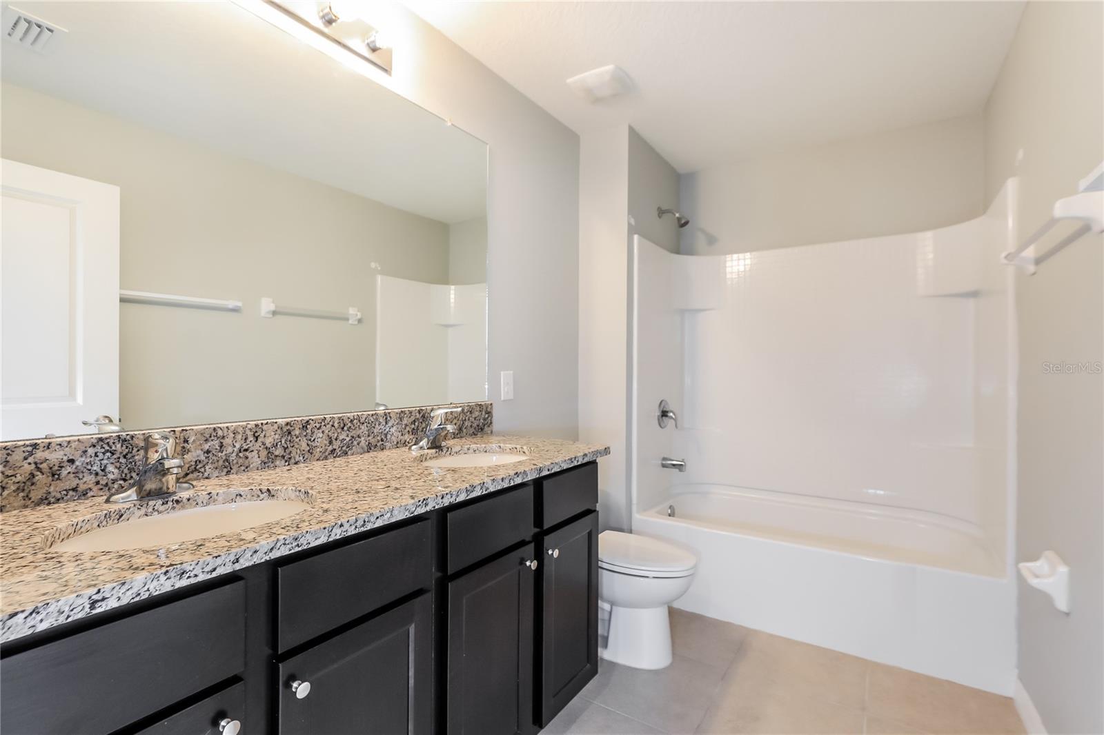 Image 14 of 17 For 4711 Lindever Lane