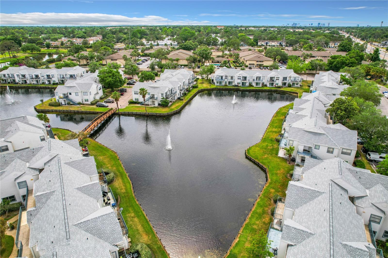 Image 48 of 73 For 2520 Woodgate Boulevard 204