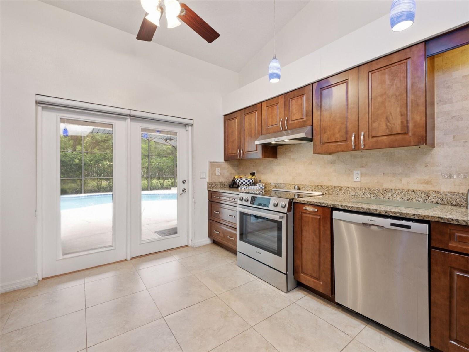 Image 5 of 28 For 998 El Lago Terrace