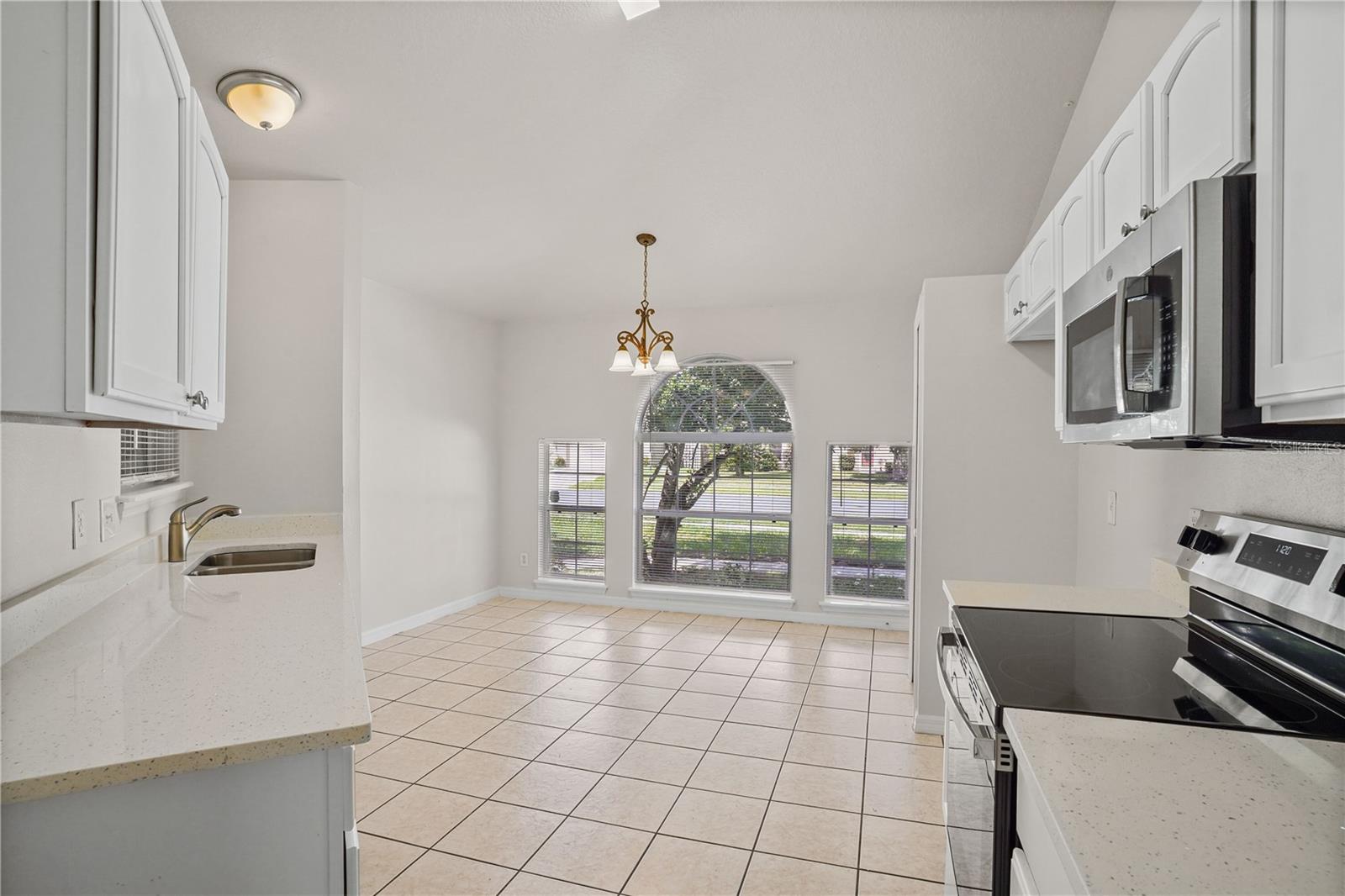 Image 11 of 38 For 1403 Island Cove Drive