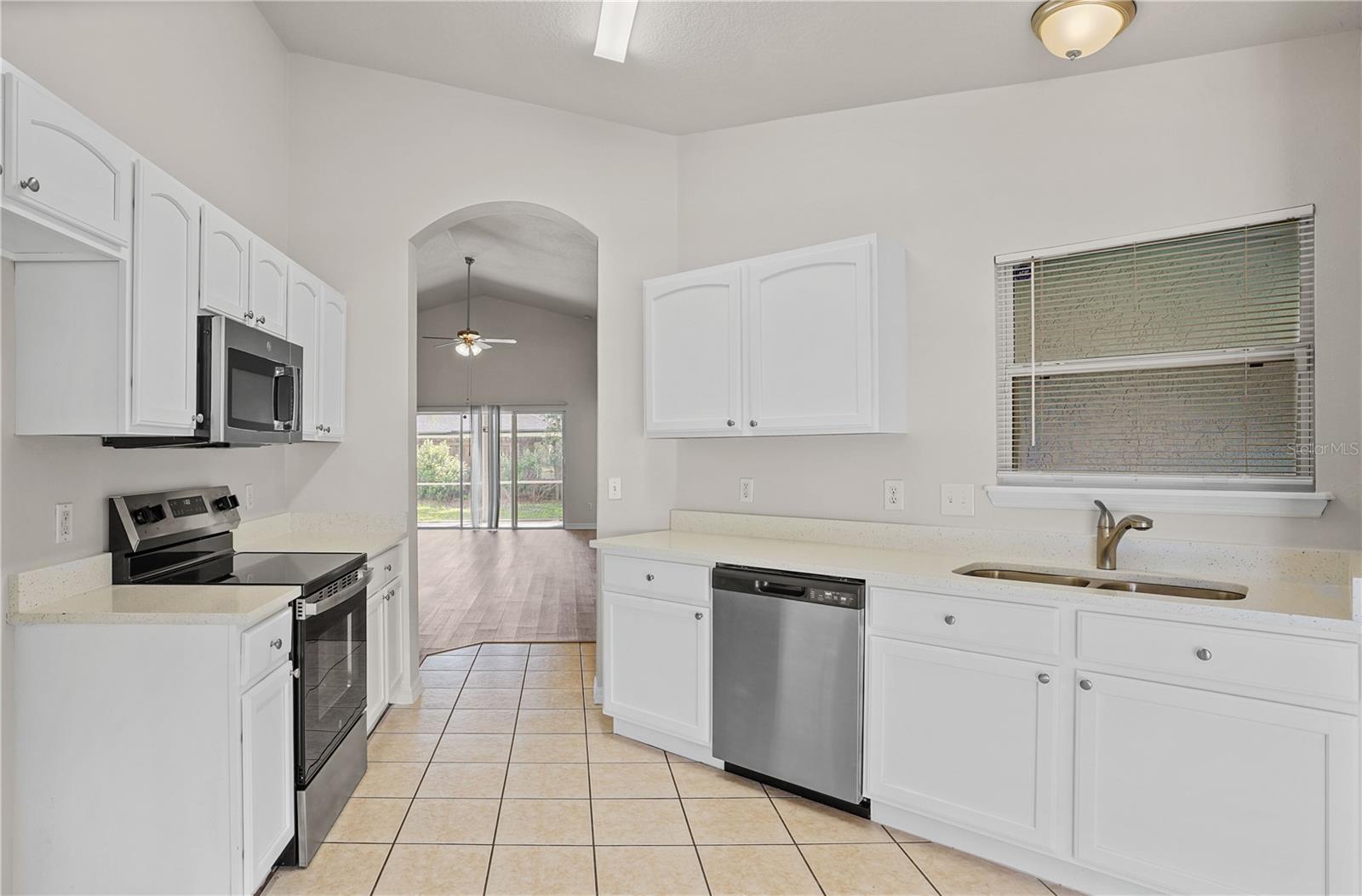 Image 13 of 38 For 1403 Island Cove Drive