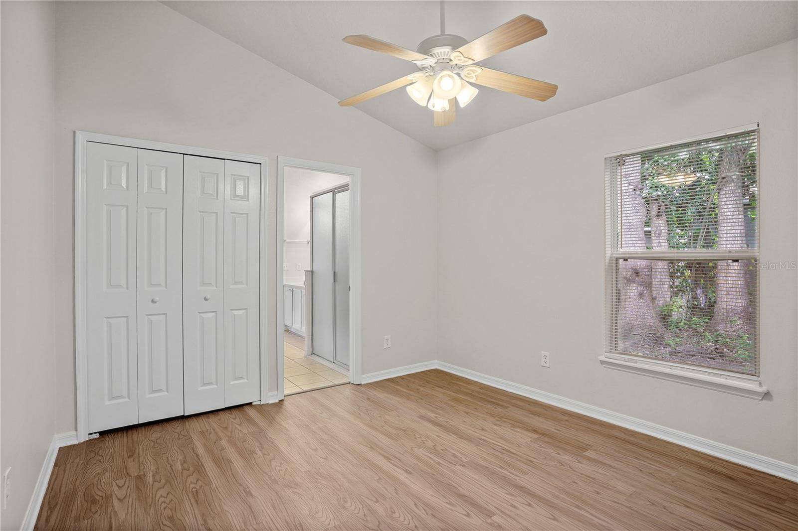 Image 21 of 38 For 1403 Island Cove Drive