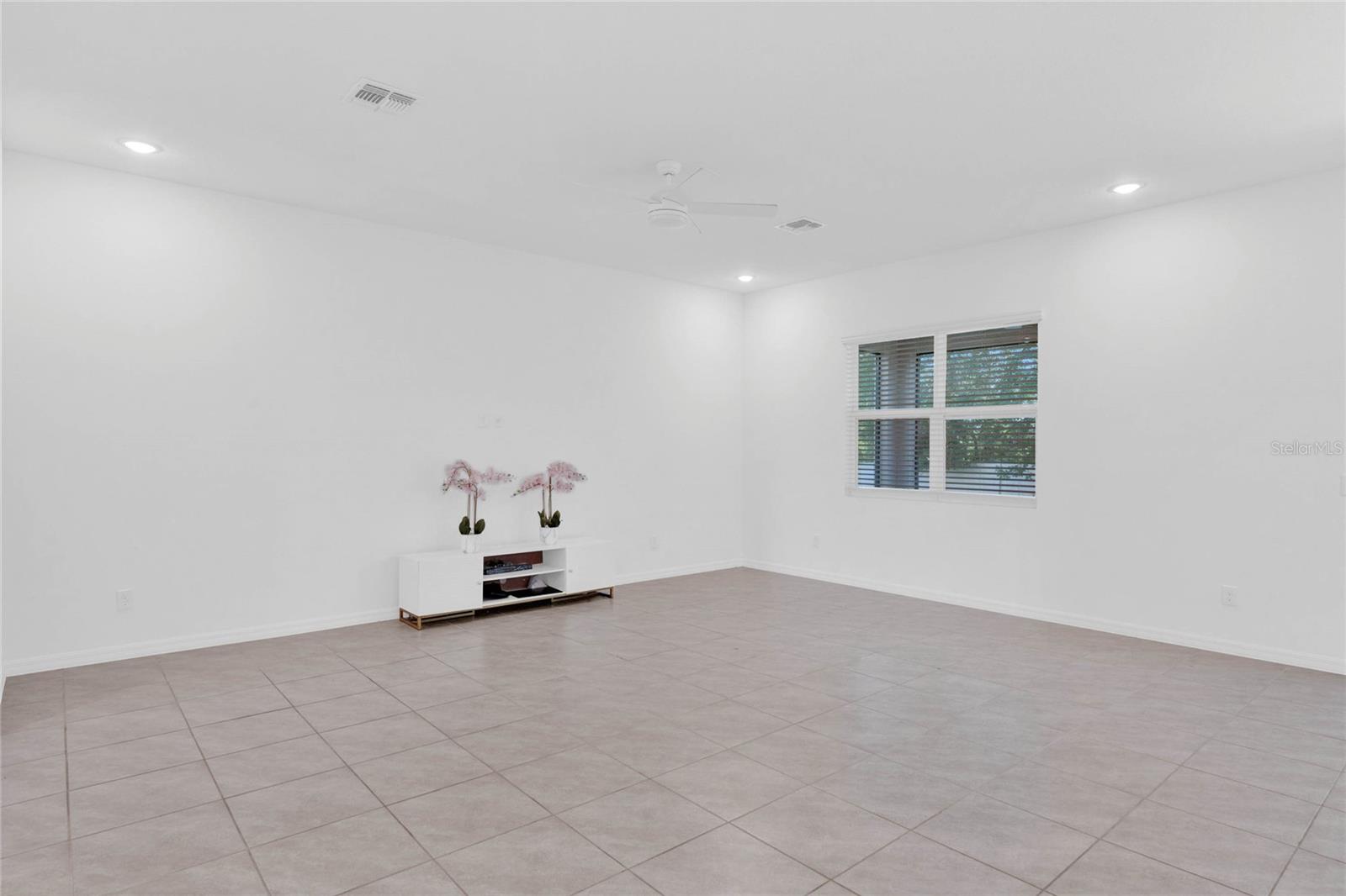 Image 13 of 42 For 2033 Emerald Springs Drive