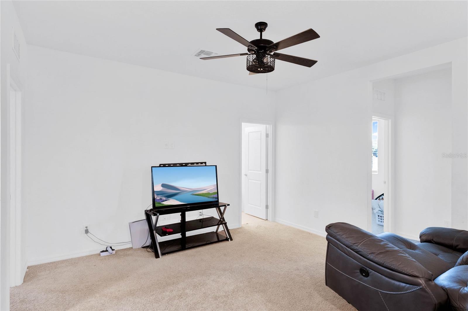 Image 17 of 42 For 2033 Emerald Springs Drive
