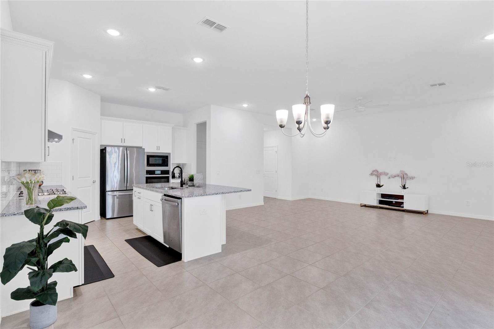 Image 8 of 42 For 2033 Emerald Springs Drive