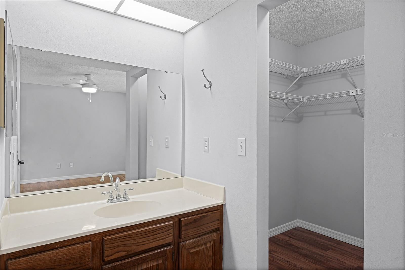 Image 17 of 31 For 4837 Walden Circle 11
