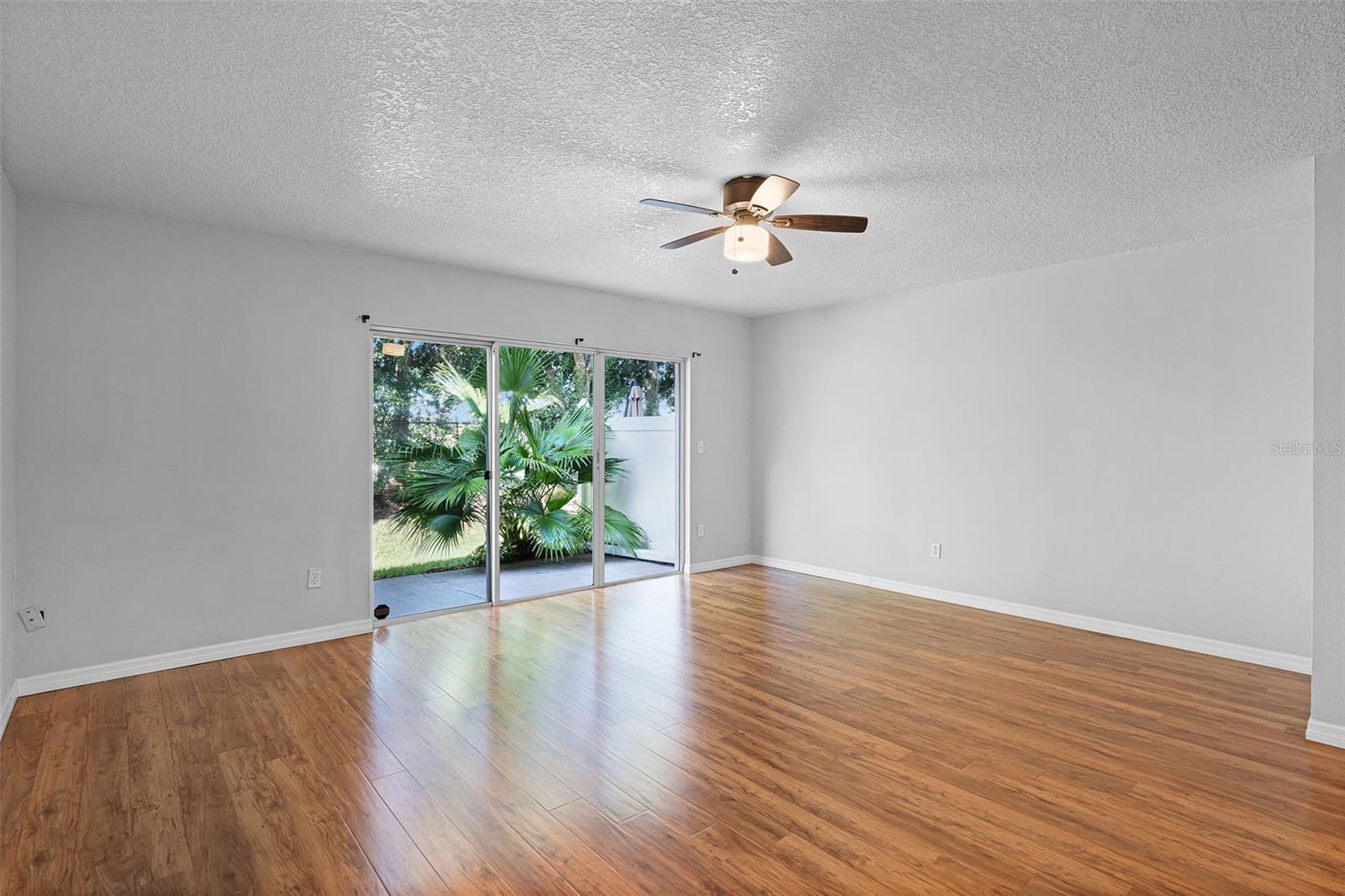 Image 6 of 31 For 4837 Walden Circle 11
