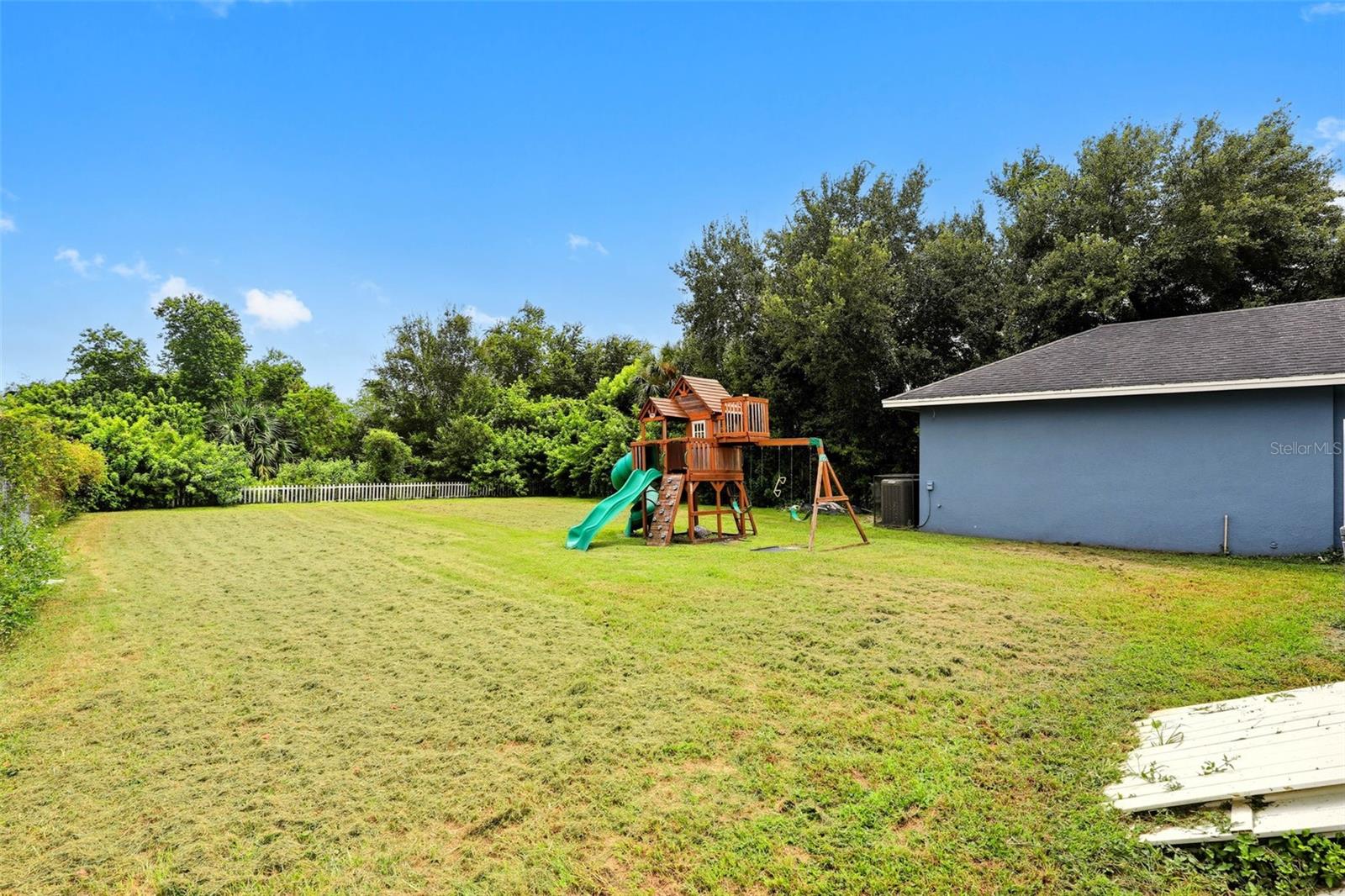 Image 13 of 42 For 8027 Orange Avenue
