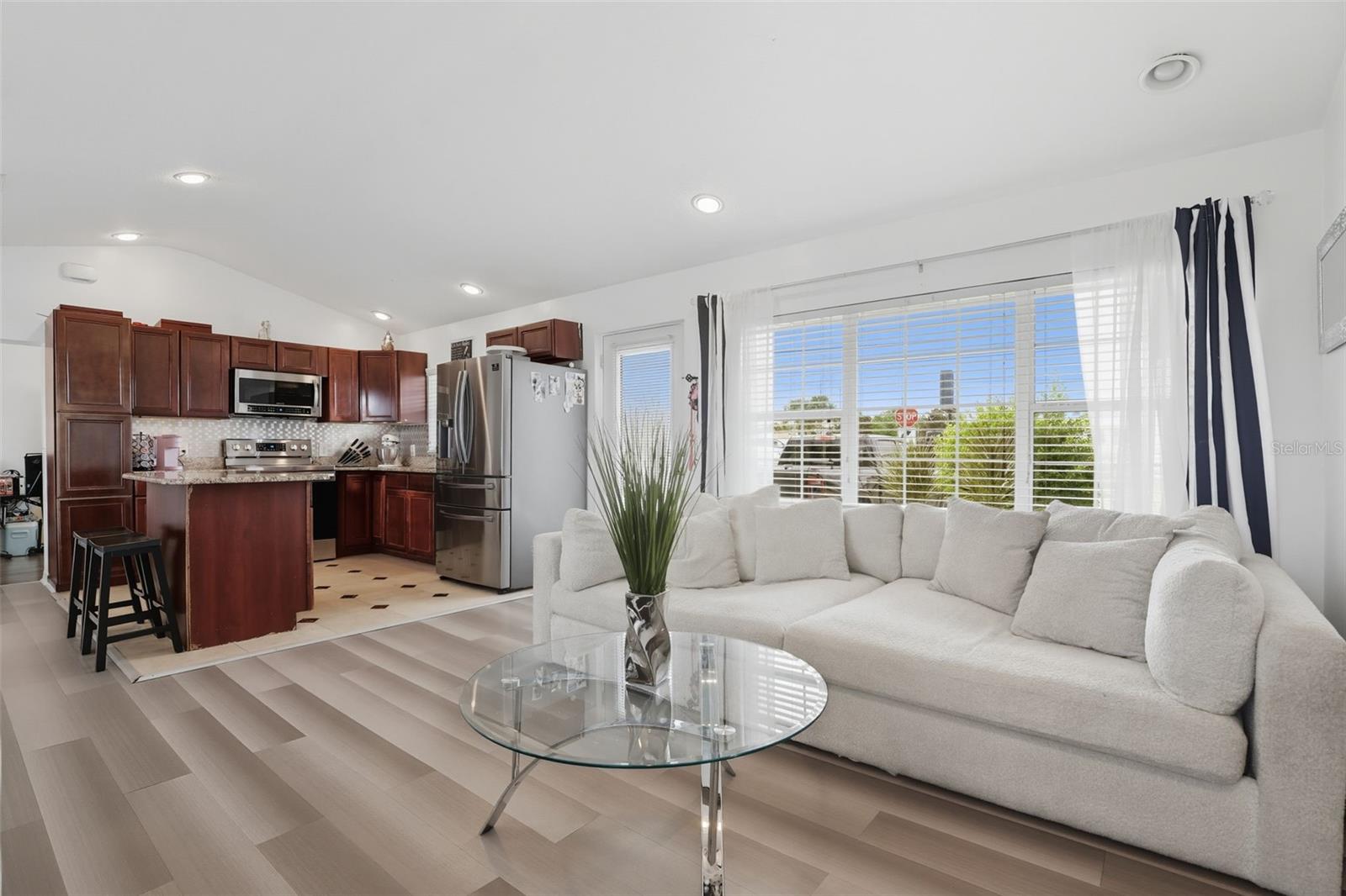 Image 25 of 42 For 8027 Orange Avenue
