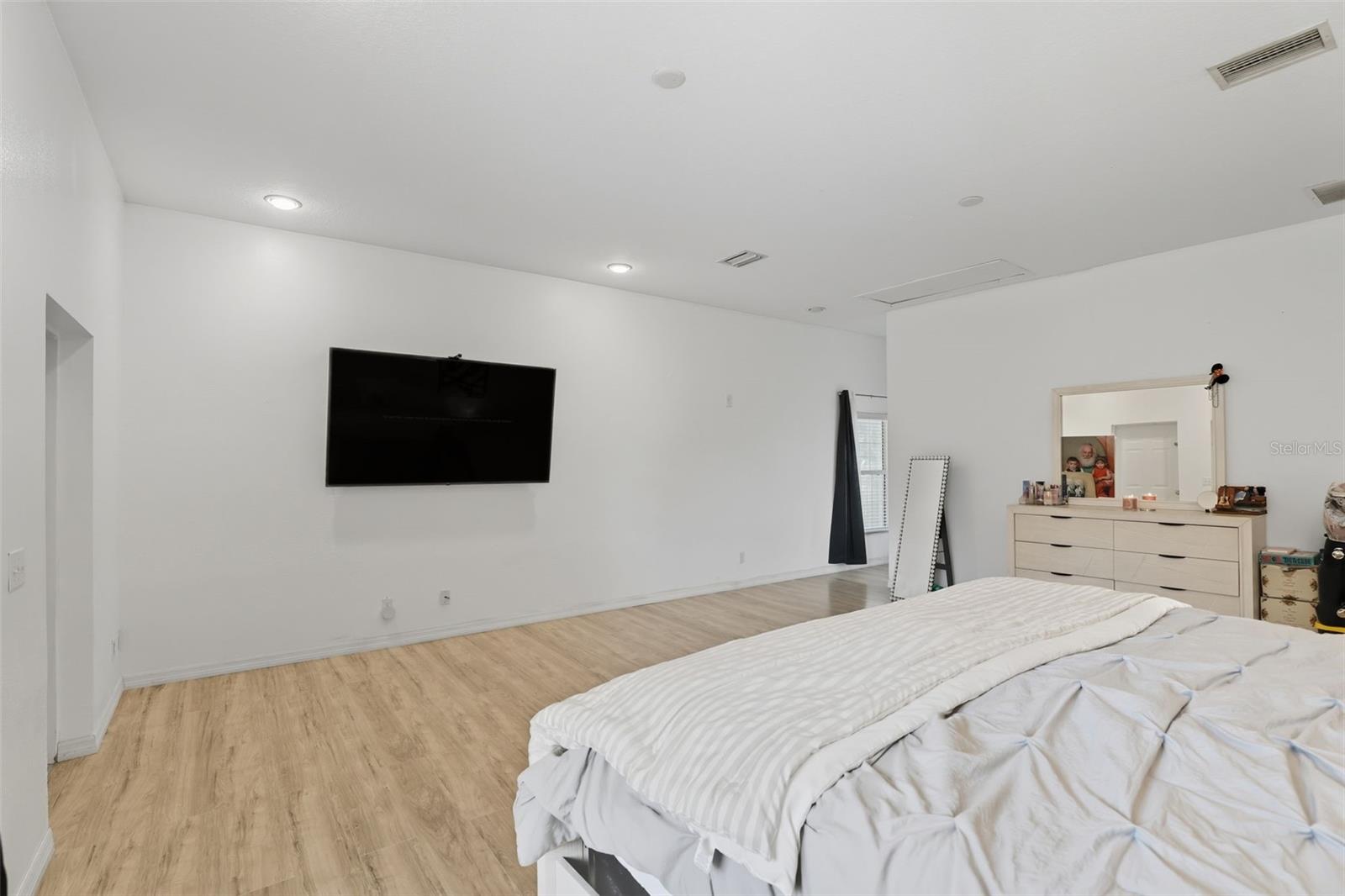 Image 31 of 42 For 8027 Orange Avenue