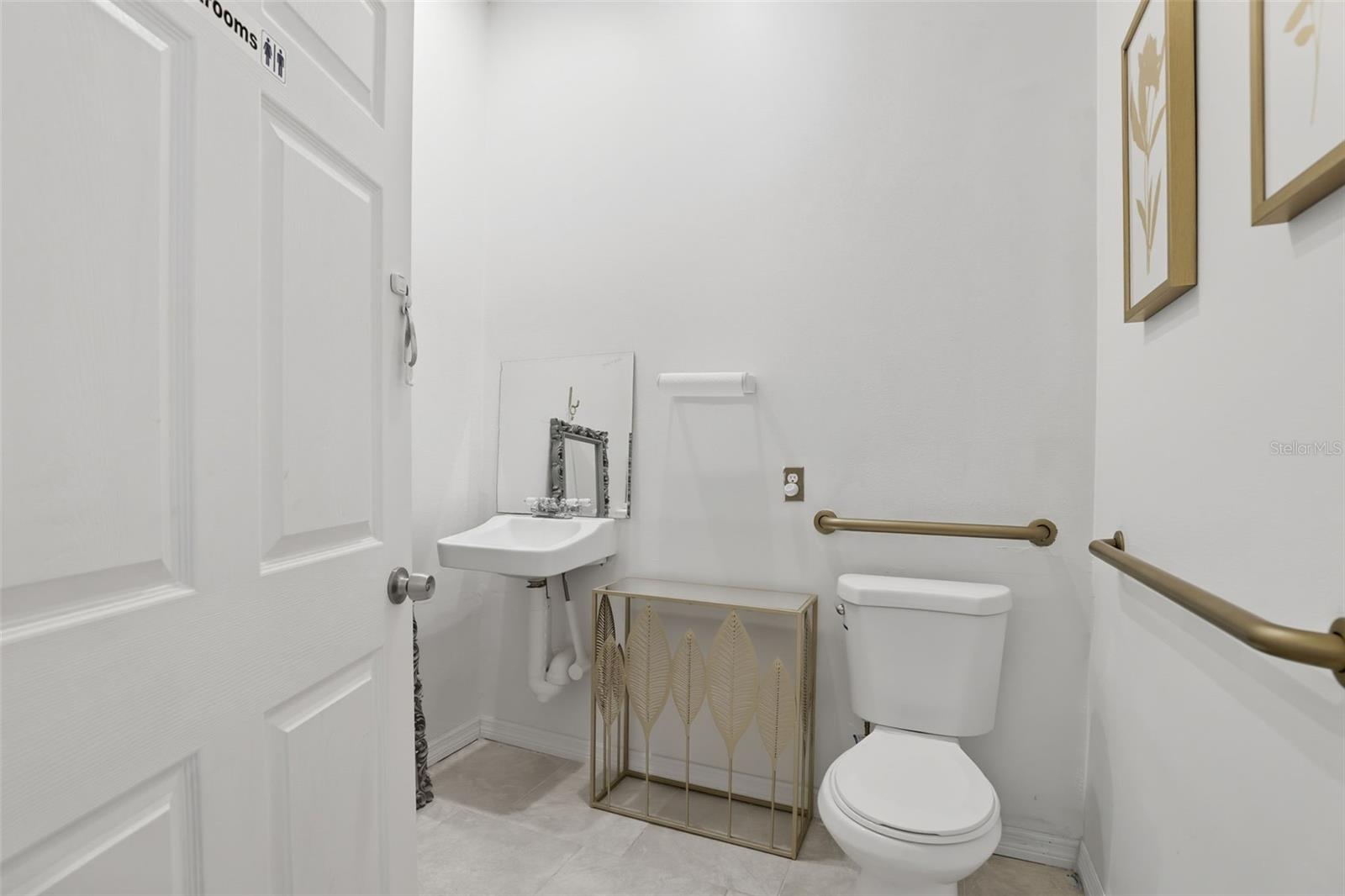 Image 34 of 42 For 8027 Orange Avenue