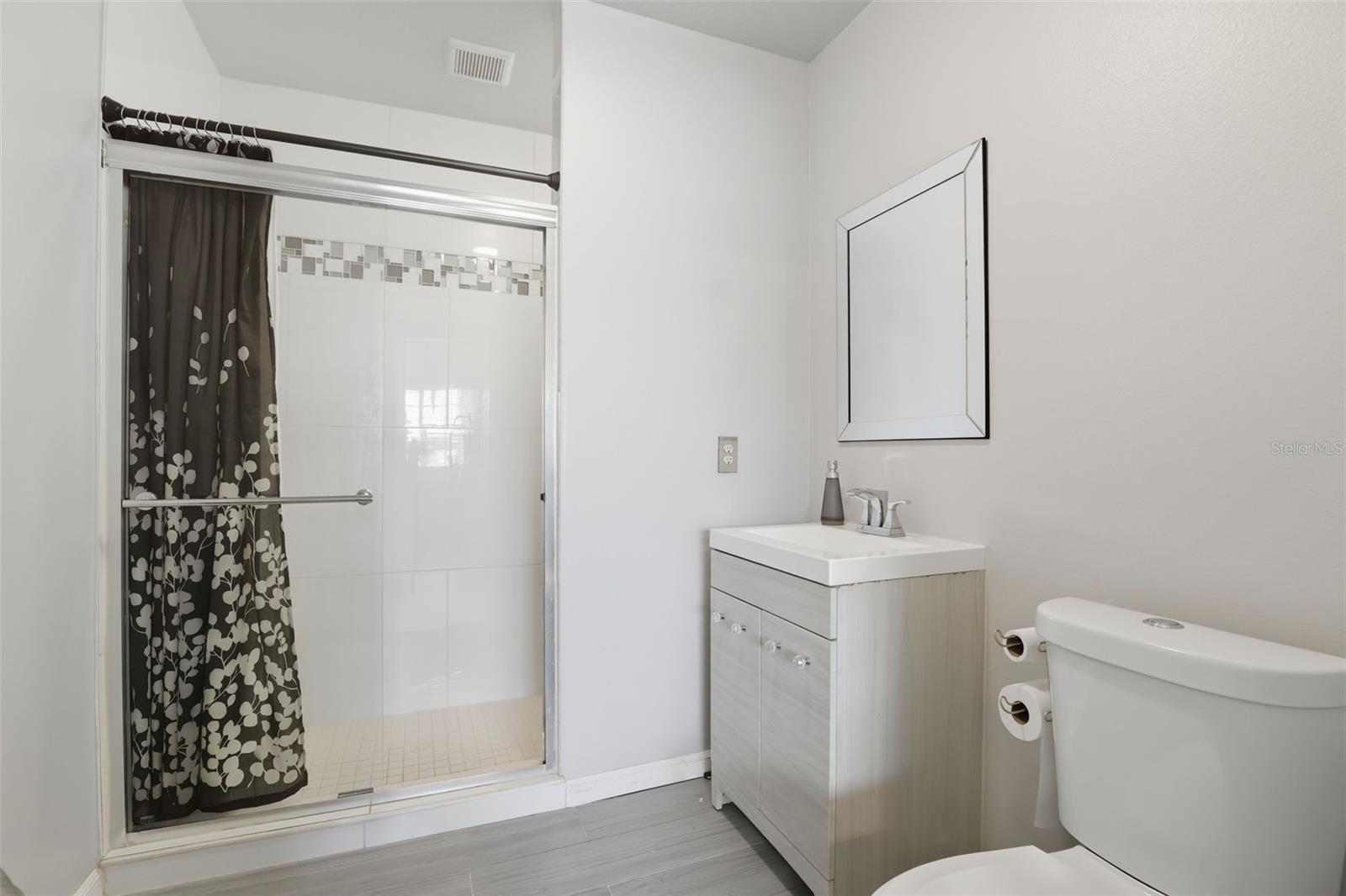 Image 40 of 42 For 8027 Orange Avenue