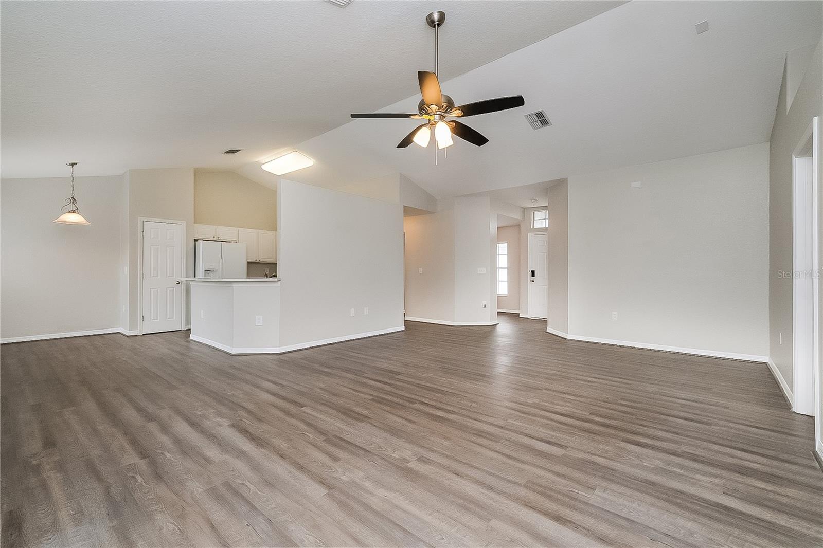 Image 3 of 16 For 1067 Aladdin Road