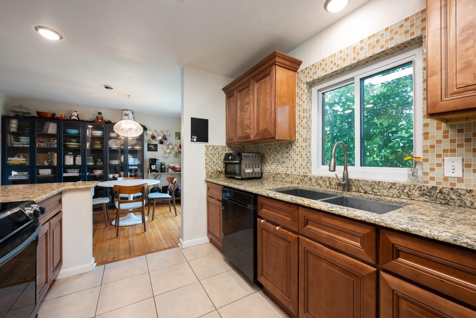 Image 6 of 25 For 1300 Edmundshire Lane