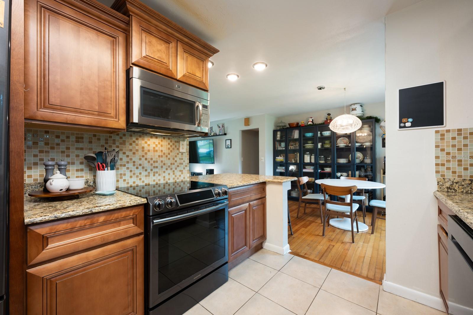 Image 7 of 25 For 1300 Edmundshire Lane