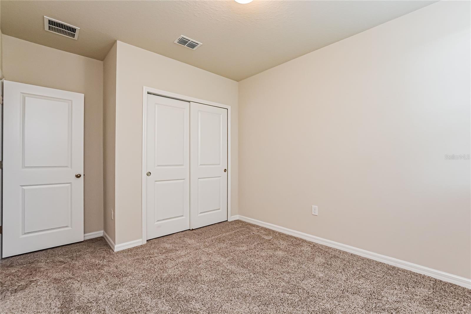 Image 13 of 16 For 1090 Oak Valley Drive