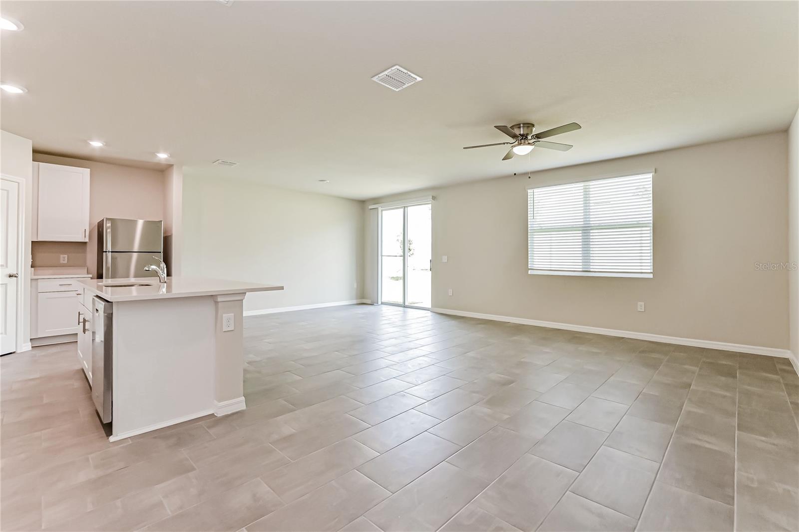 Image 4 of 16 For 1090 Oak Valley Drive