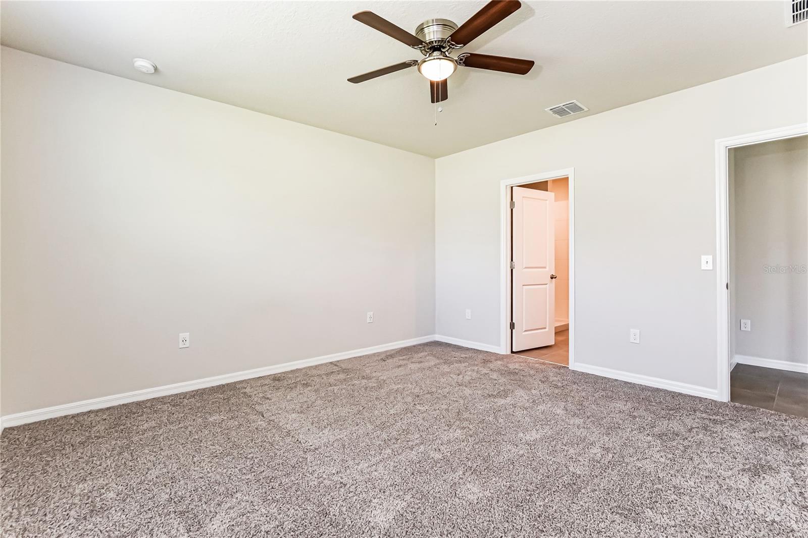 Image 8 of 16 For 1090 Oak Valley Drive