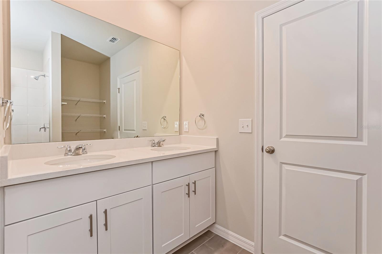 Image 9 of 16 For 1090 Oak Valley Drive