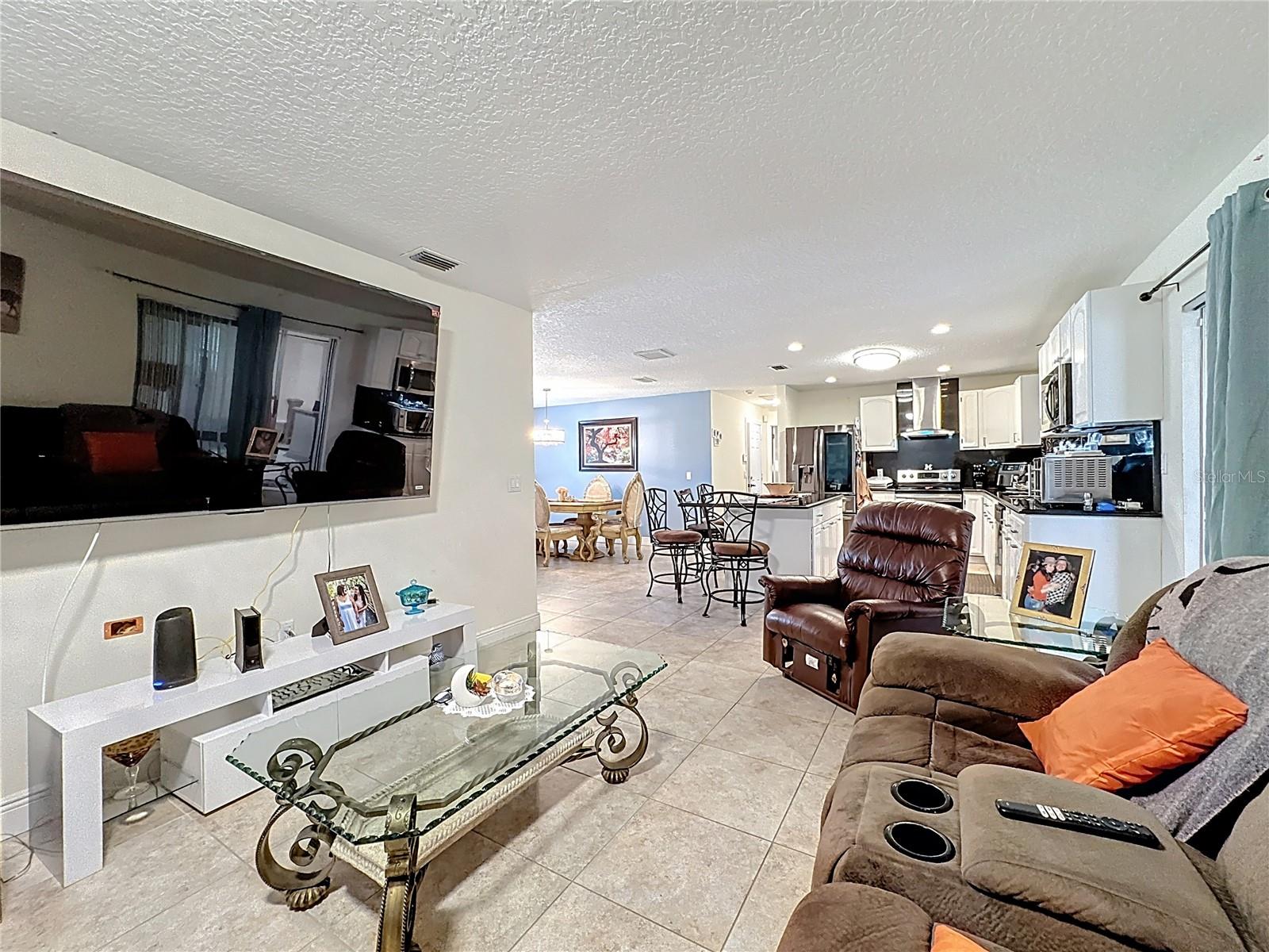Image 11 of 41 For 1601 Silversmith Place