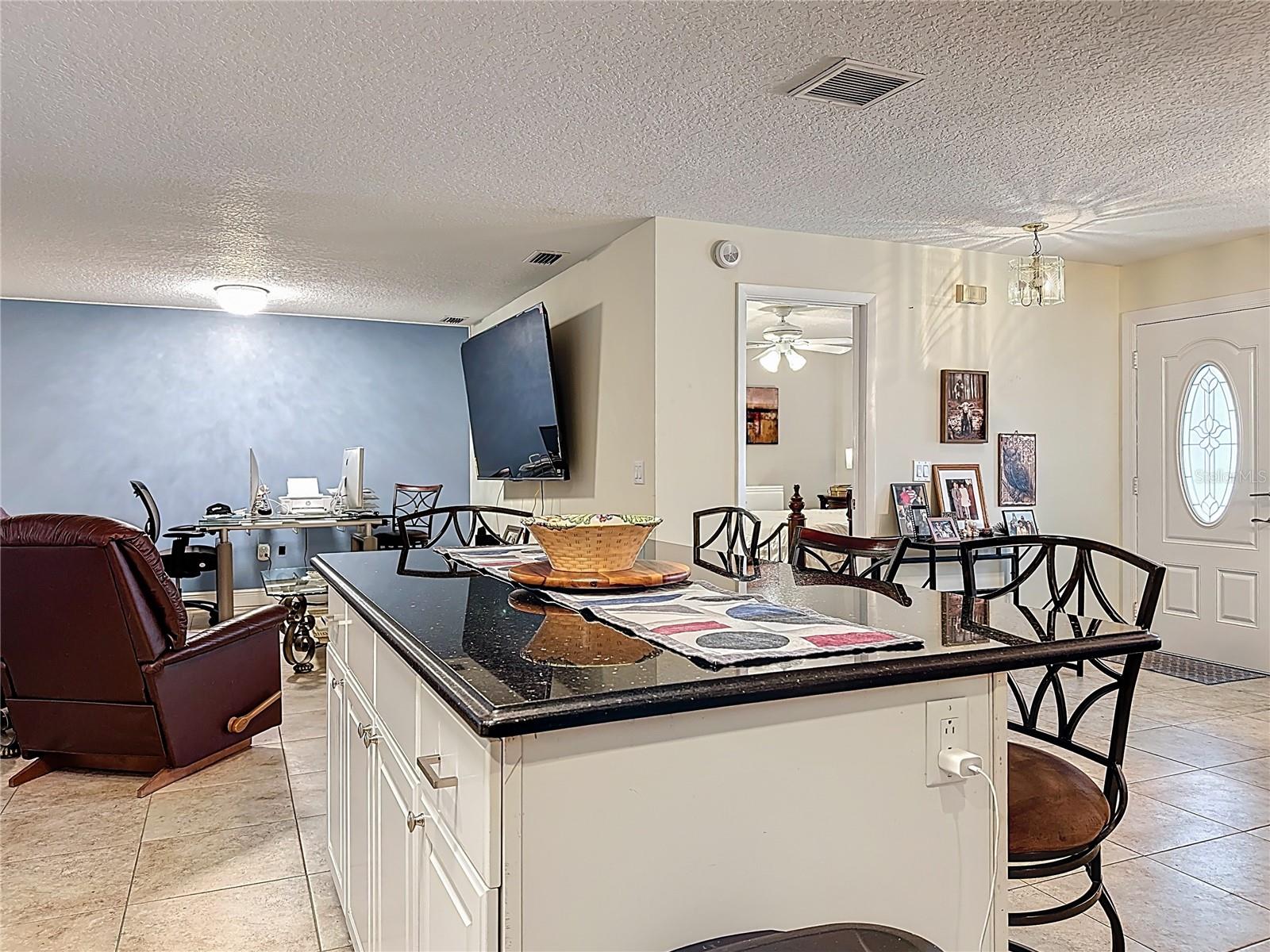 Image 18 of 41 For 1601 Silversmith Place