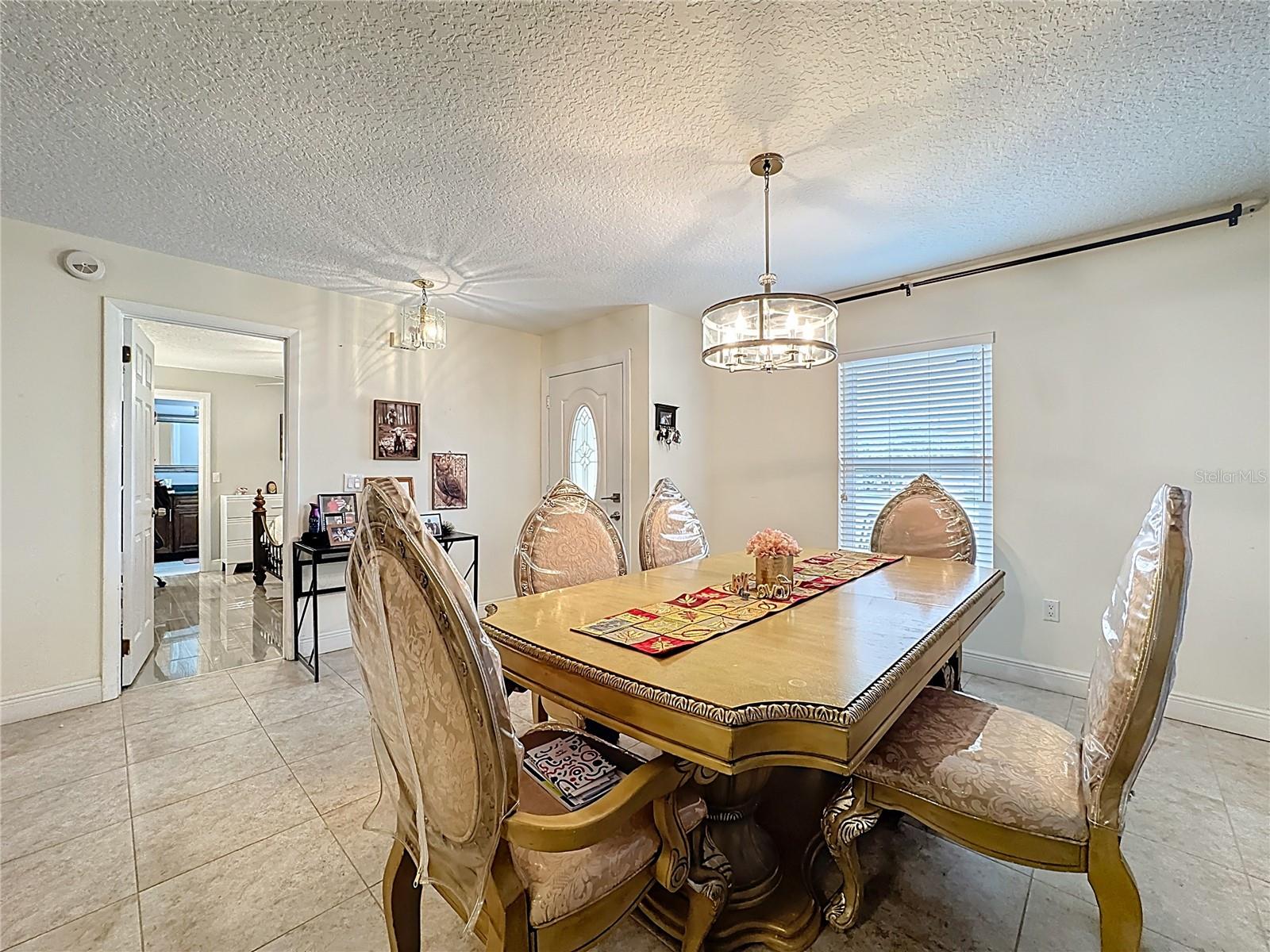 Image 22 of 41 For 1601 Silversmith Place