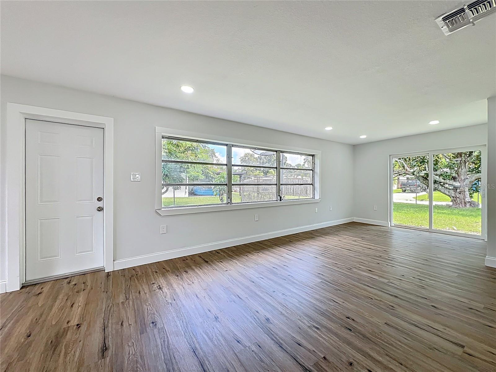 Image 13 of 46 For 2340 Iowa Drive