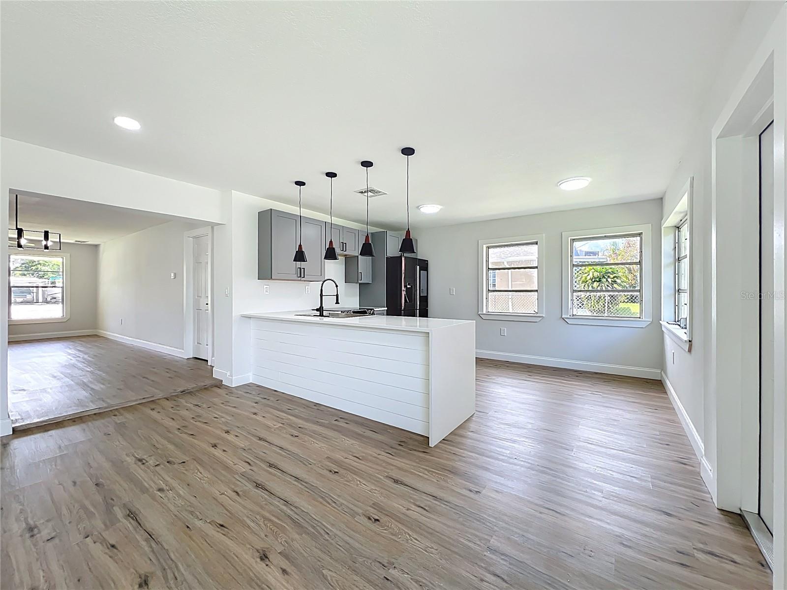 Image 17 of 46 For 2340 Iowa Drive