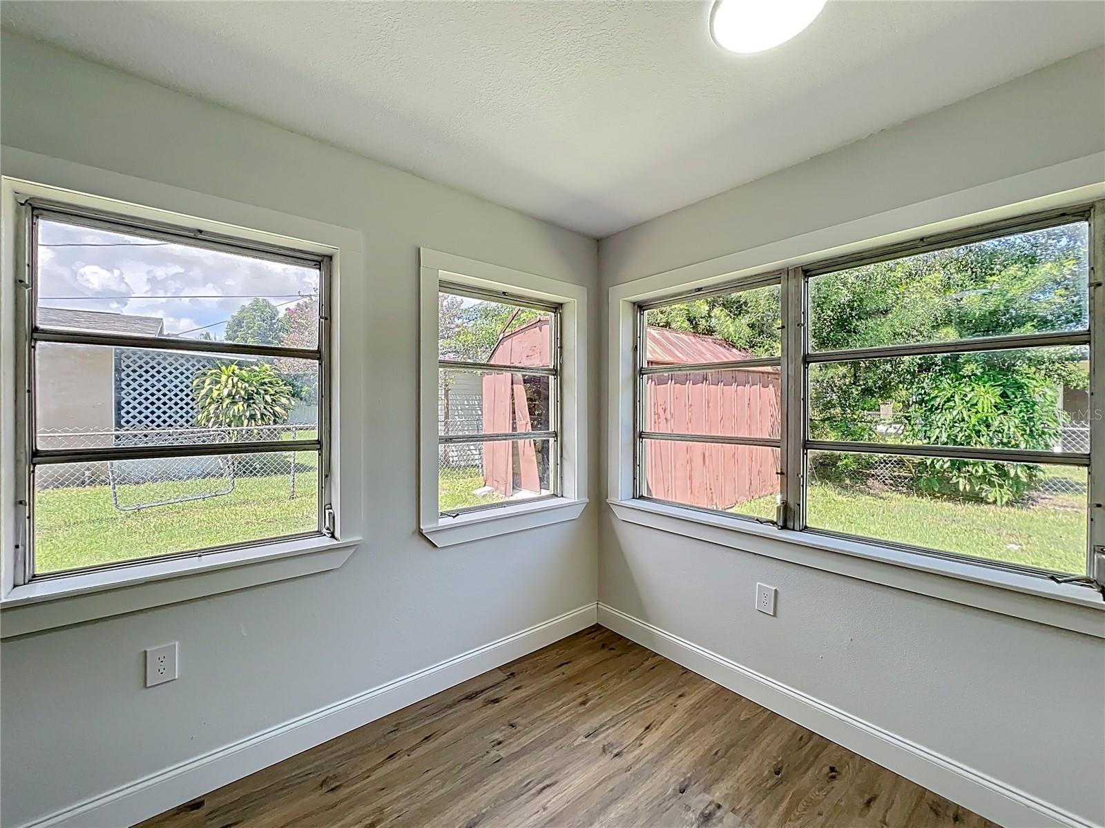 Image 21 of 46 For 2340 Iowa Drive