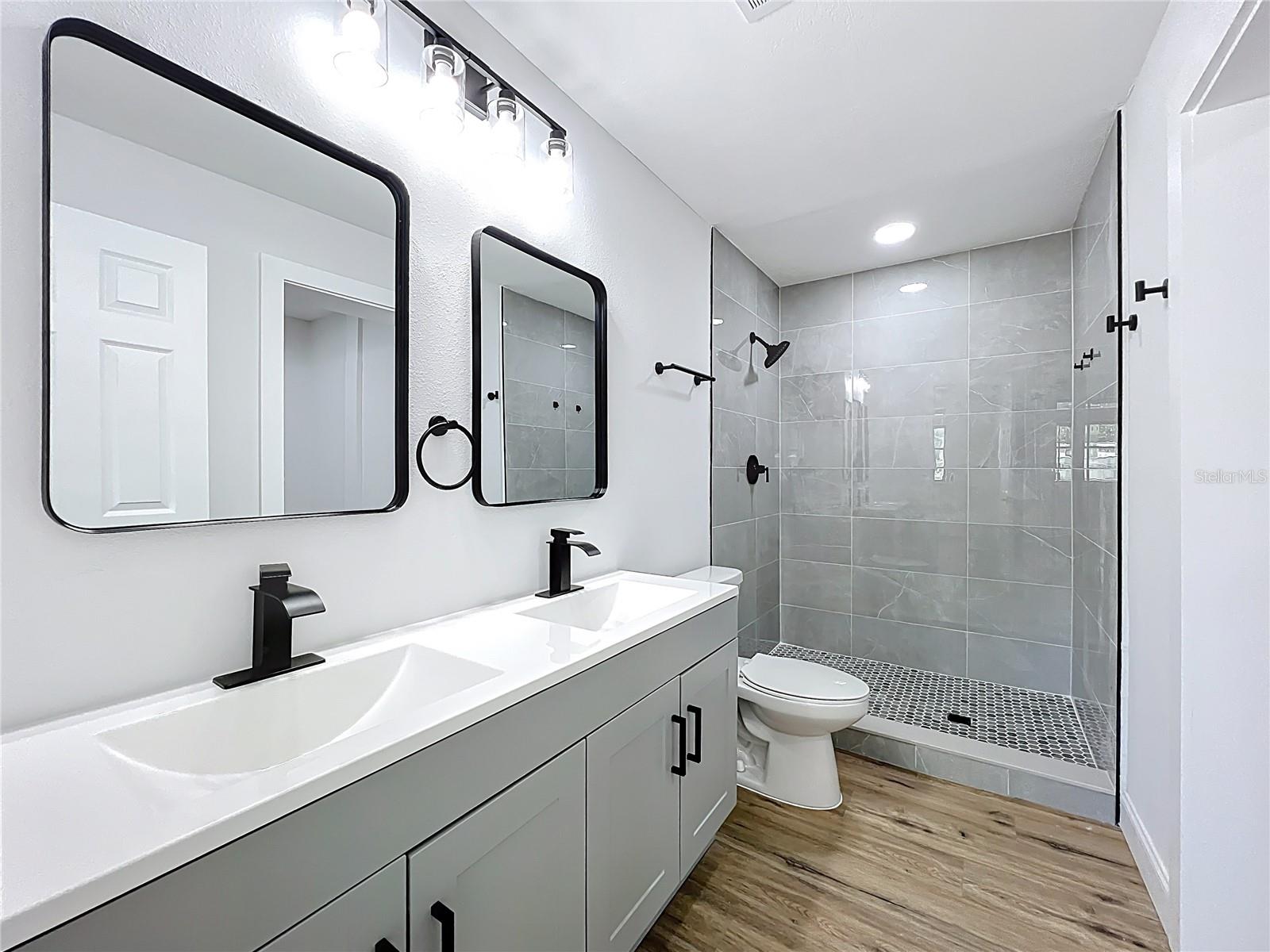 Image 3 of 46 For 2340 Iowa Drive