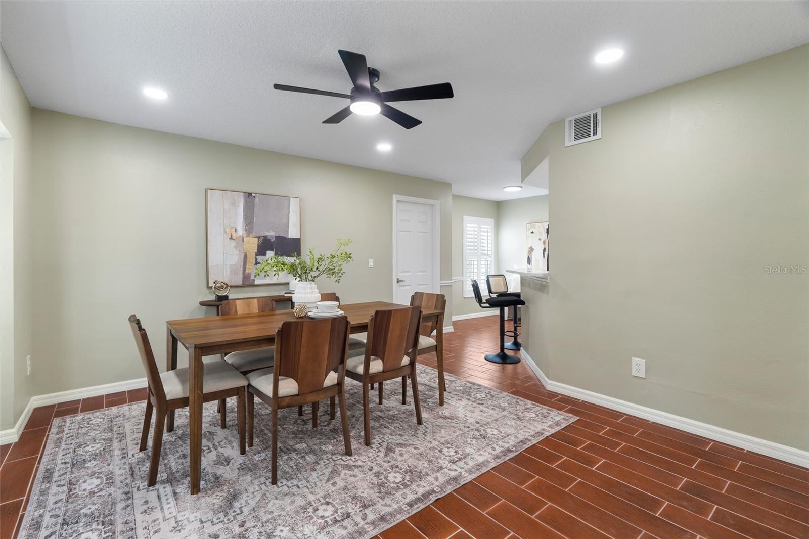 Image 12 of 33 For 1001 Knoll Wood Court