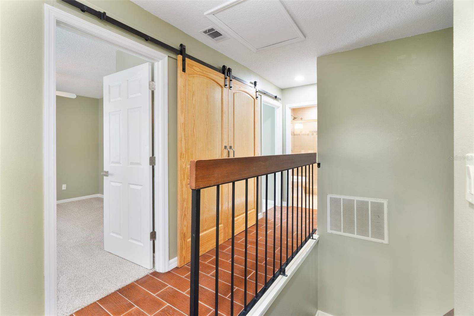 Image 14 of 33 For 1001 Knoll Wood Court