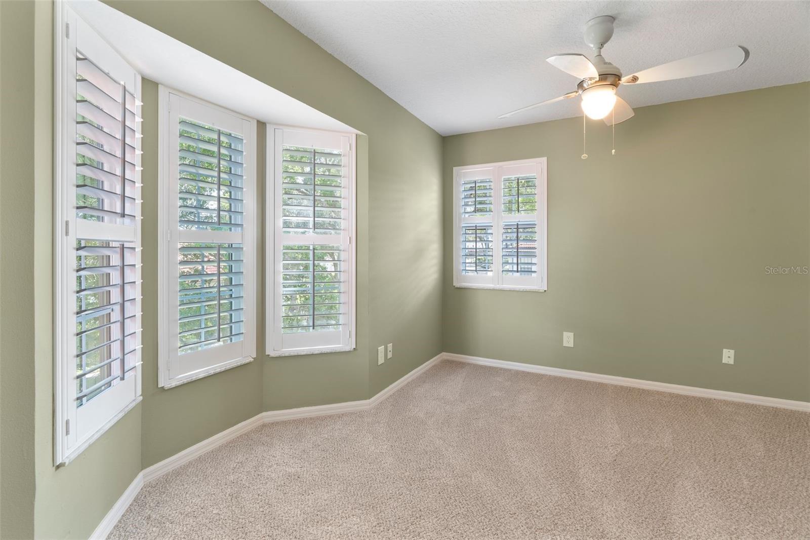 Image 19 of 33 For 1001 Knoll Wood Court