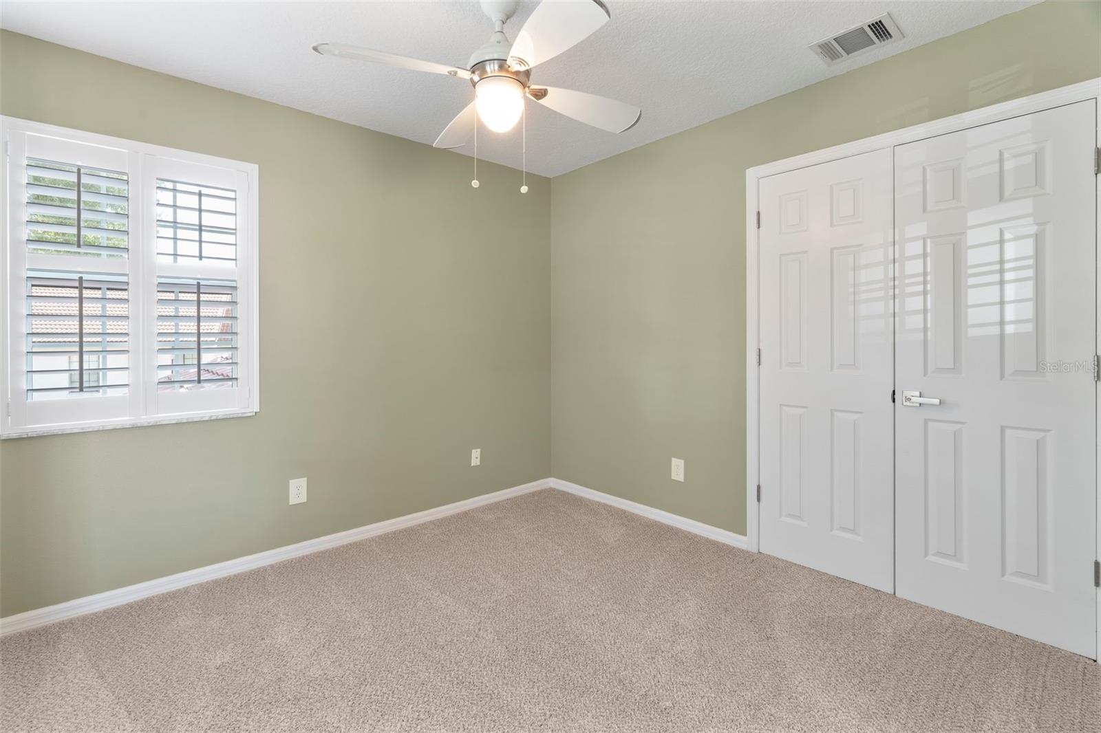 Image 20 of 33 For 1001 Knoll Wood Court
